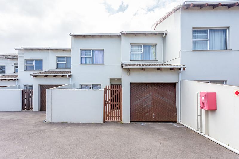 3 Bedroom Property for Sale in Waves Edge Western Cape